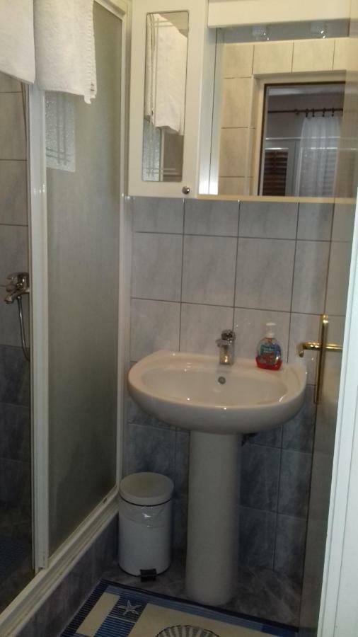 Rooms Katija 马里斯通 外观 照片