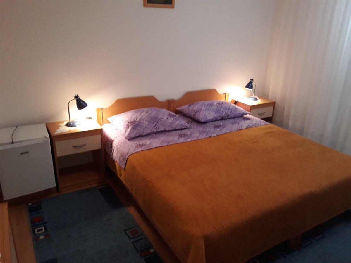 Rooms Katija 马里斯通 外观 照片